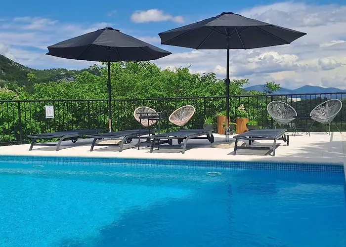 Villa Jj