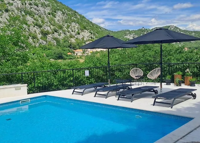 Villa Jj