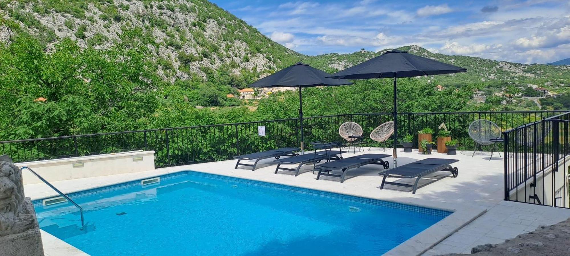 Holiday home Jj Omis