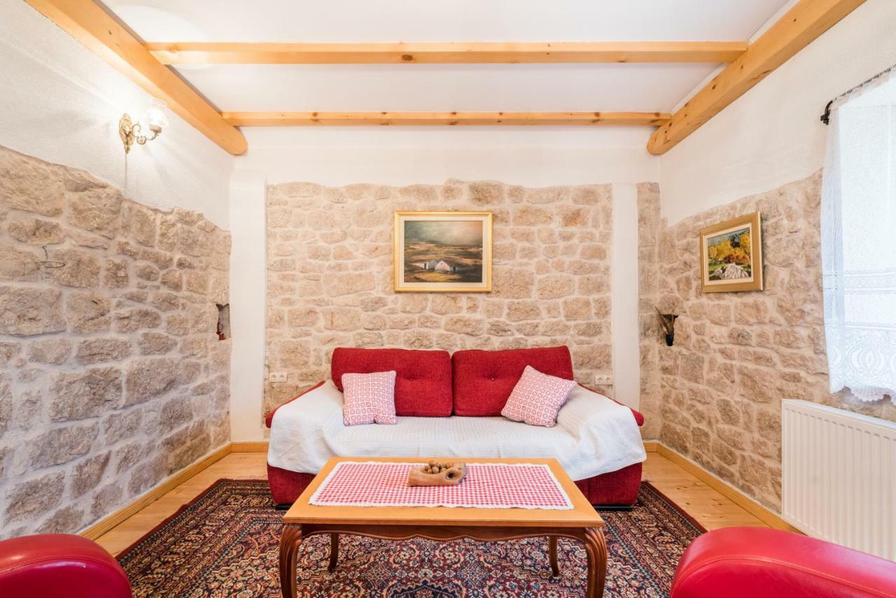Holiday home Jj Omis